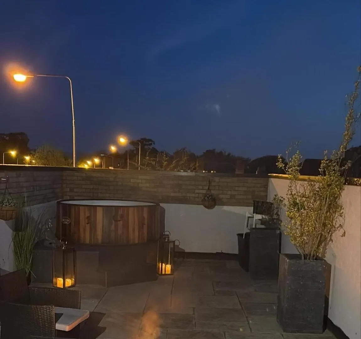 Hot Tub Luxe Villa In The Heart Of דבלין אירלנד