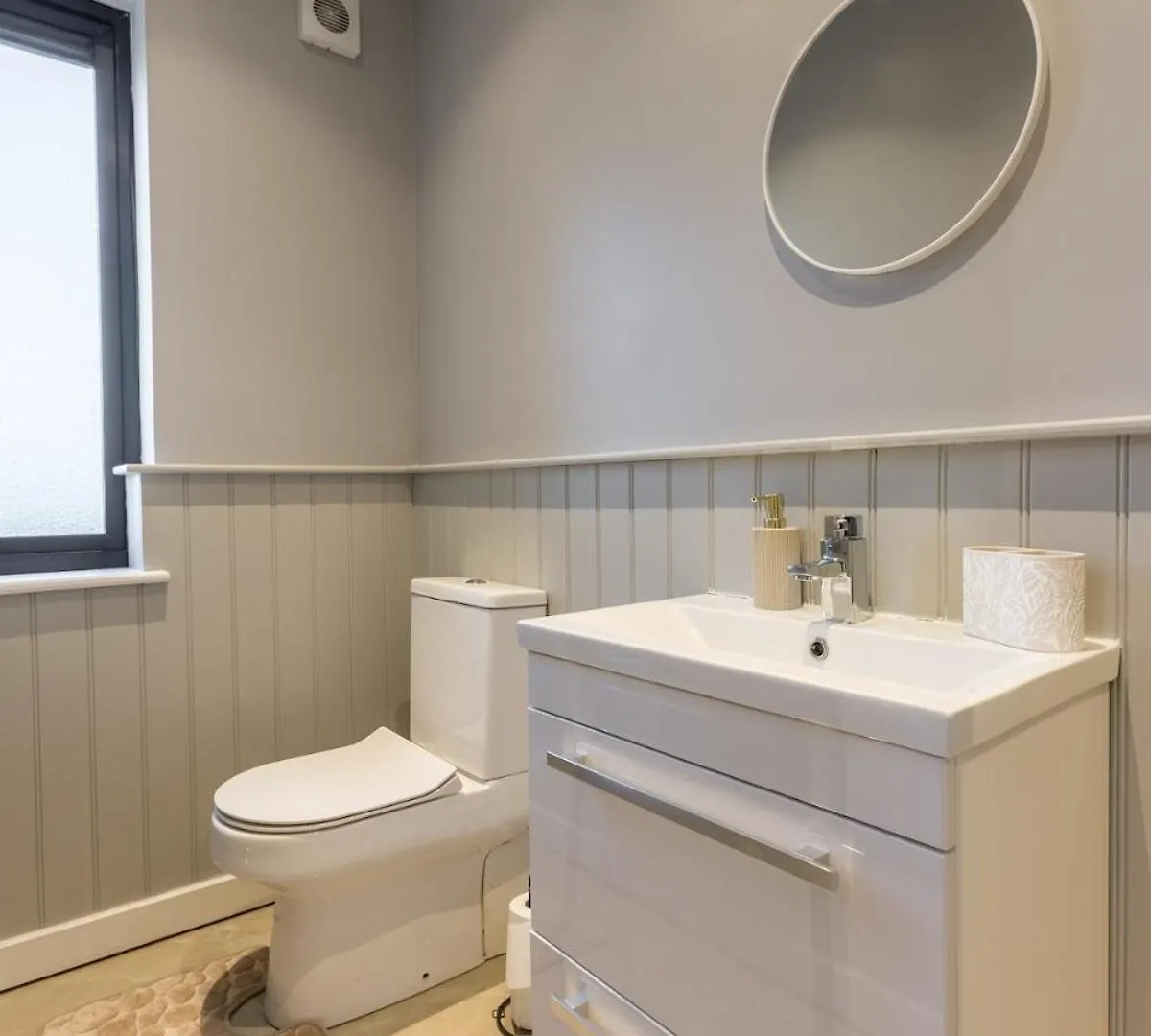 Hot Tub Luxe Villa In The Heart Of דבלין 0*,  אירלנד